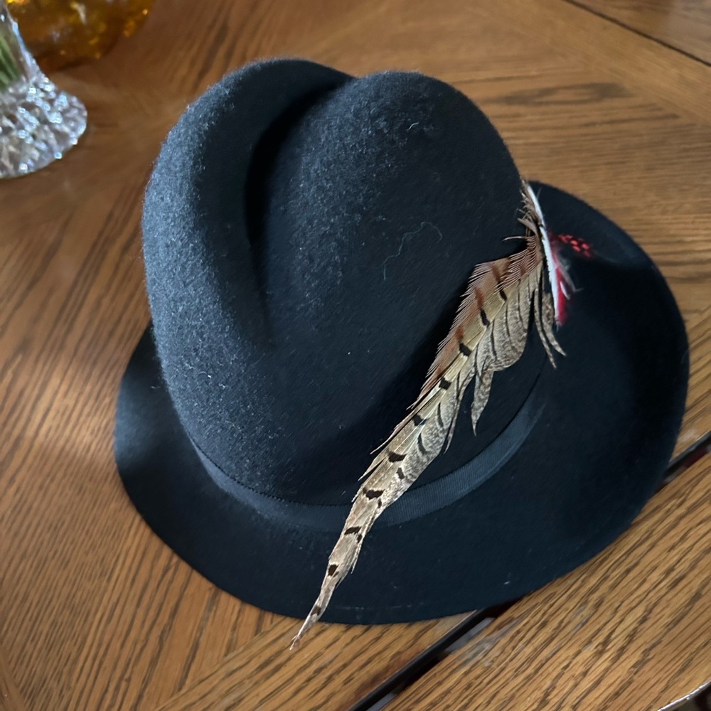 Vintage Black Wool Hat w Feather Embellishment - Picture 11 of 14